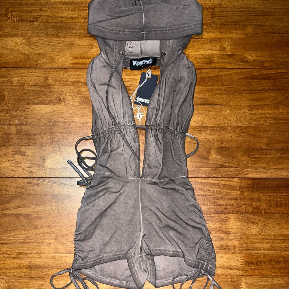 Darker wavs romper